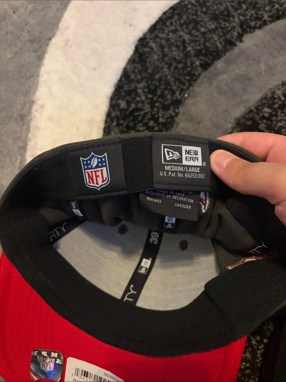 NFL New Era Buccaneers Gray and Red 39THIRTY Fitted Cap